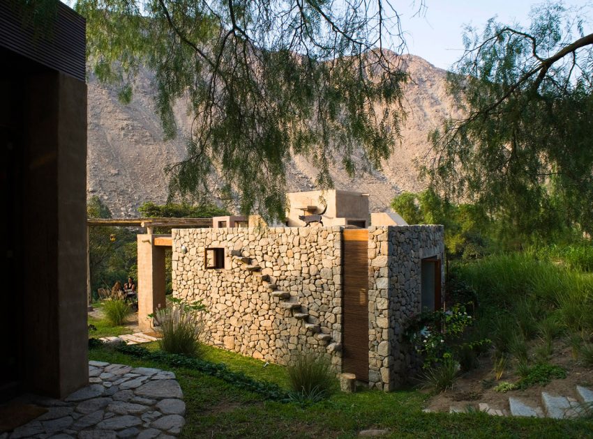 A Cozy and Quiet Stone House Surrounded by a Charming Landscape of Antioquia District, Peru by Marina Vella Arquitectos (4)