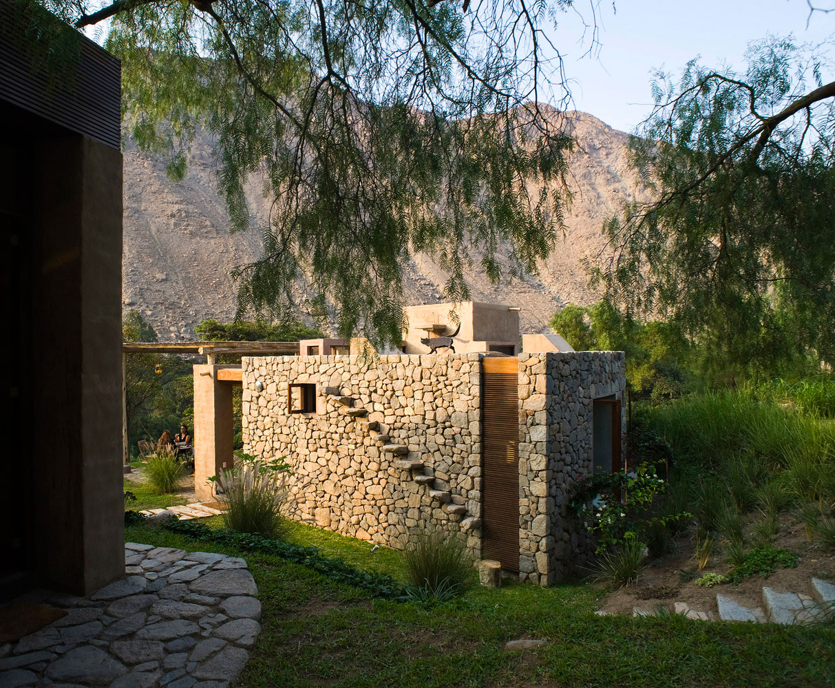 A Cozy and Quiet Stone House Surrounded by a Charming Landscape of Antioquia District, Peru by Marina Vella Arquitectos (4)