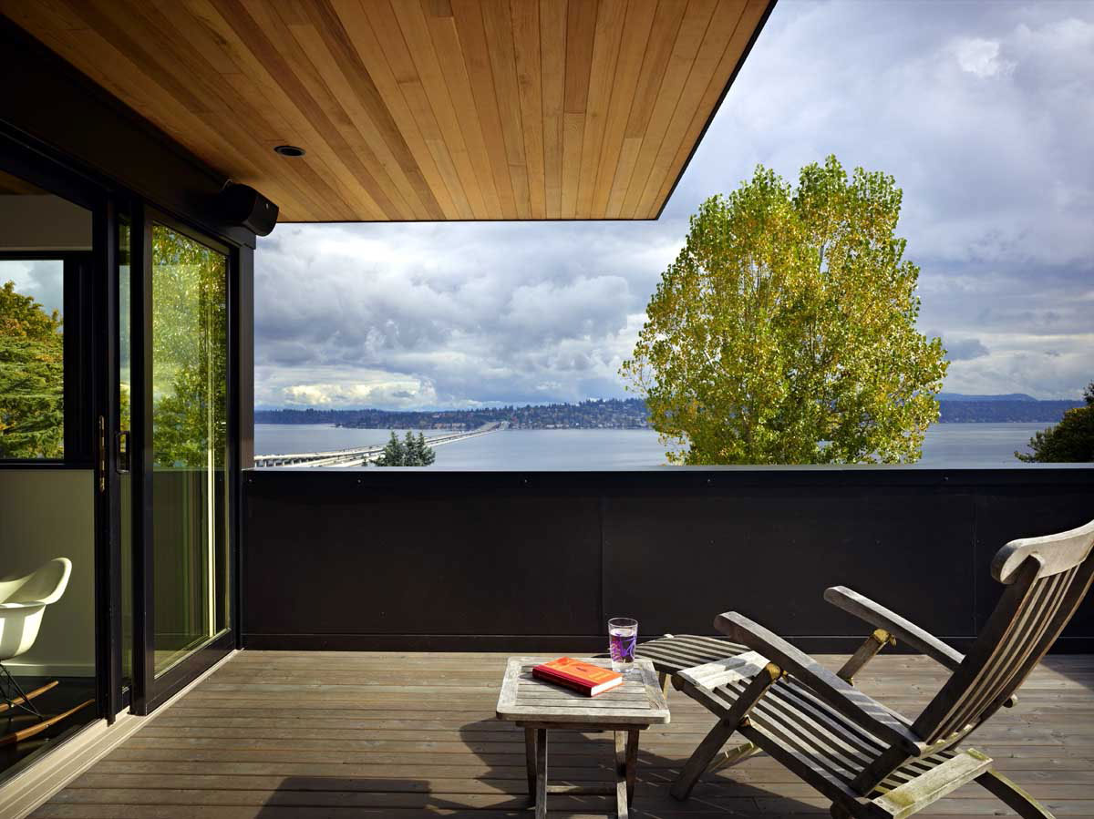 A Creative Modern Industrial Home Constructed for Two People and Eighteen Bicycles in Seattle by Chadbourne + Doss Architects (3)