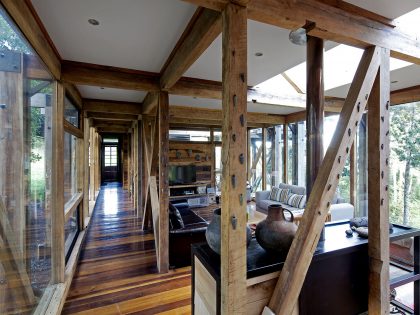 A Dramatic and Rustic Modern Home Shielded by Beautiful Forest in Puerto Varas by Aranguiz-Bunster Arquitectos (13)