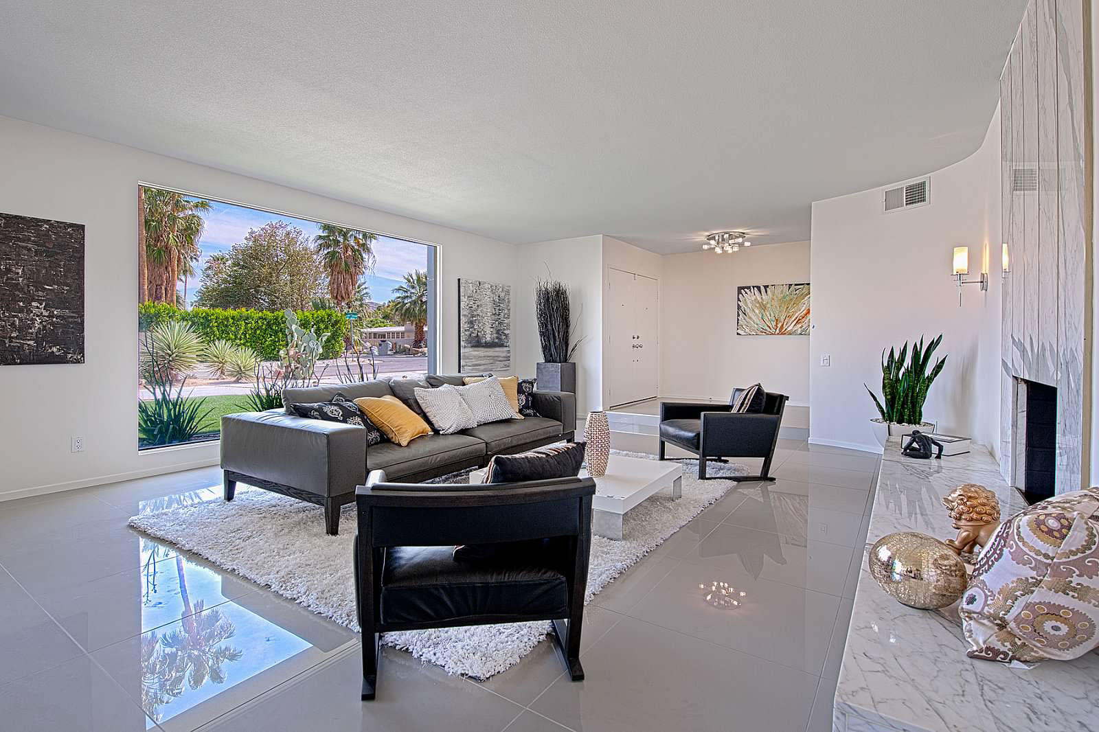 A Fascinating and Stylish Modern Home with Beautiful Landscape in Palm Springs by H3K Design (10)