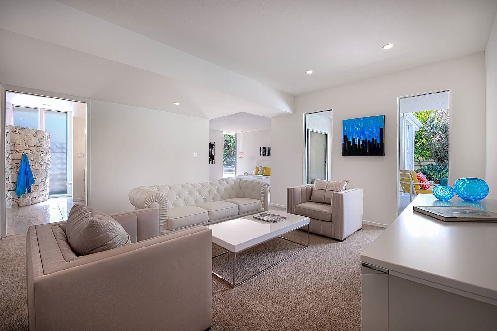 A Fascinating and Stylish Modern Home with Beautiful Landscape in Palm Springs by H3K Design (11)