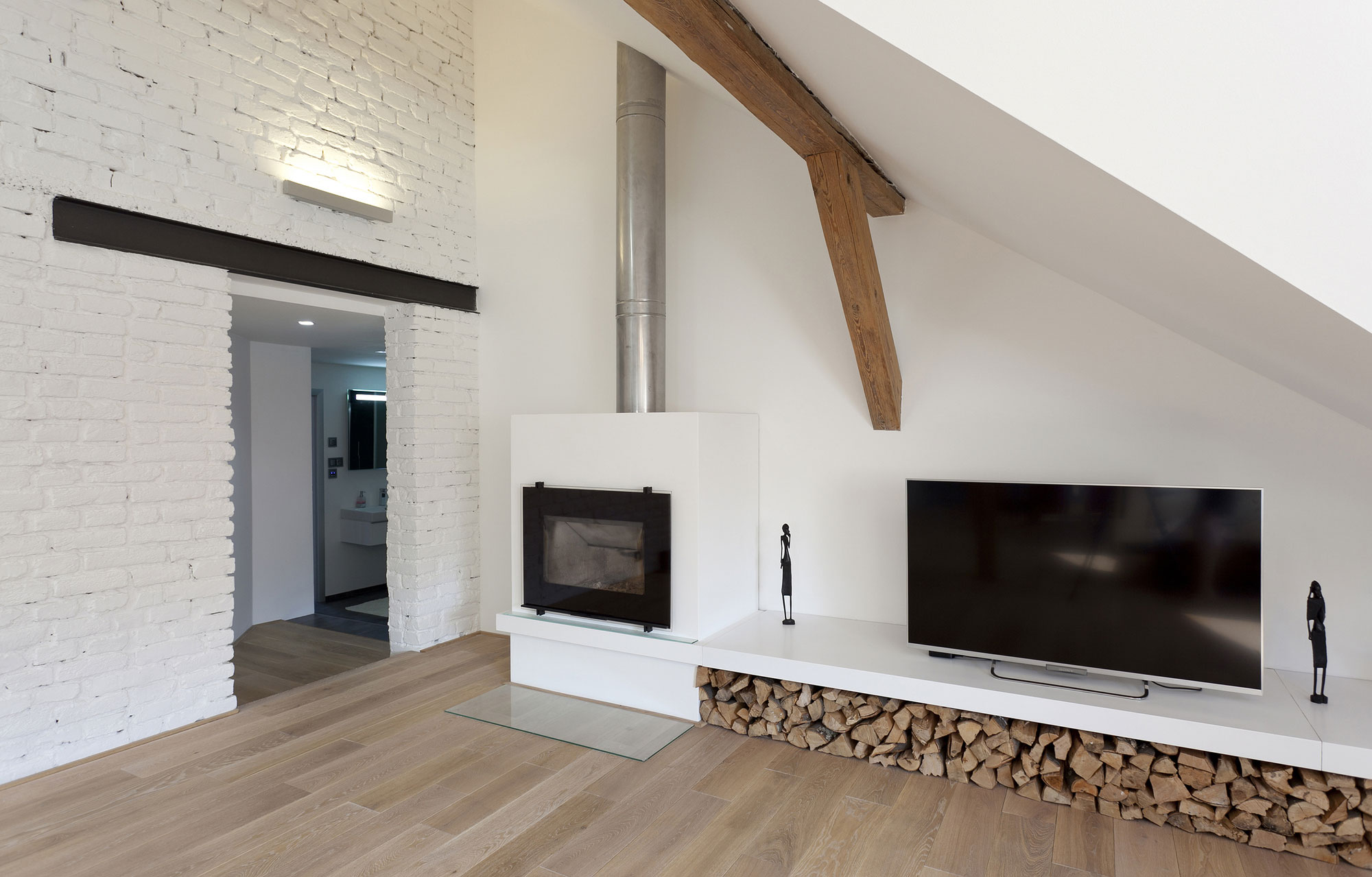 A Former Attic Becomes a Cozy Modern Loft in Prague, Czech Republic by B² Architecture (5)
