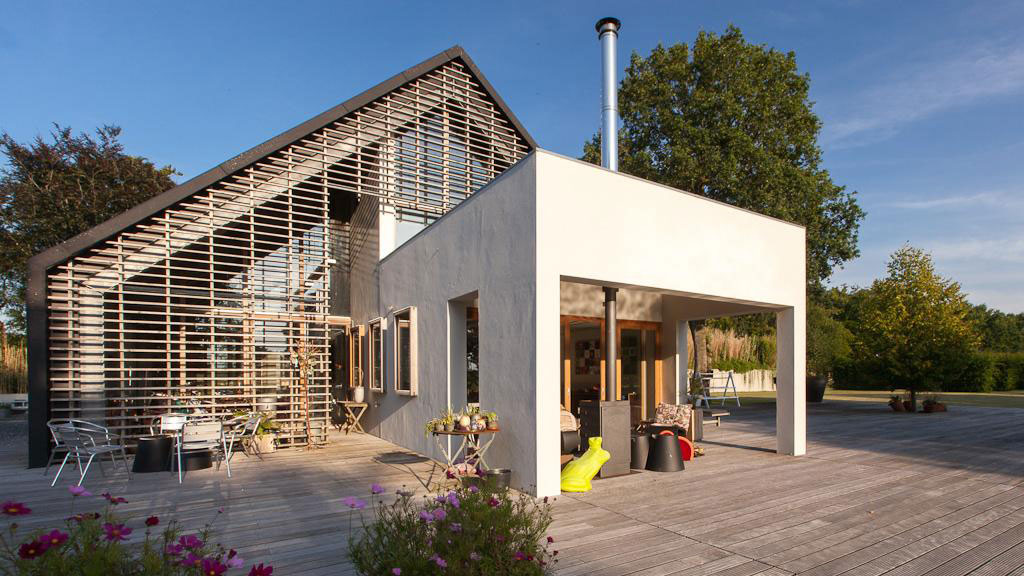 A Former Barnhouse Becomes a Stylish and Colorful Modern Home for a Family in Donderen by aatvos (6)
