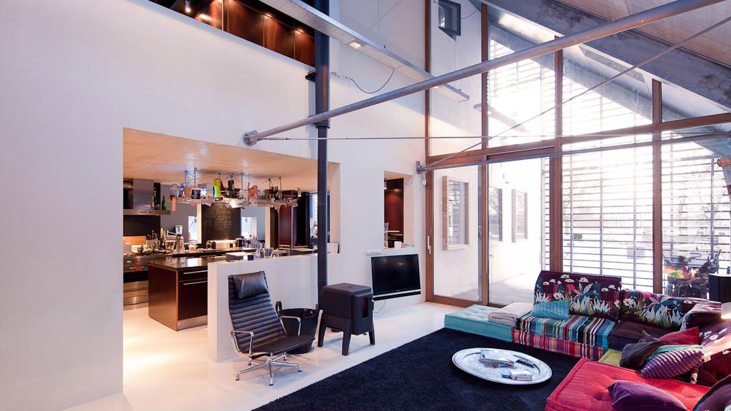 A Former Barnhouse Becomes a Stylish and Colorful Modern Home for a Family in Donderen by aatvos (8)