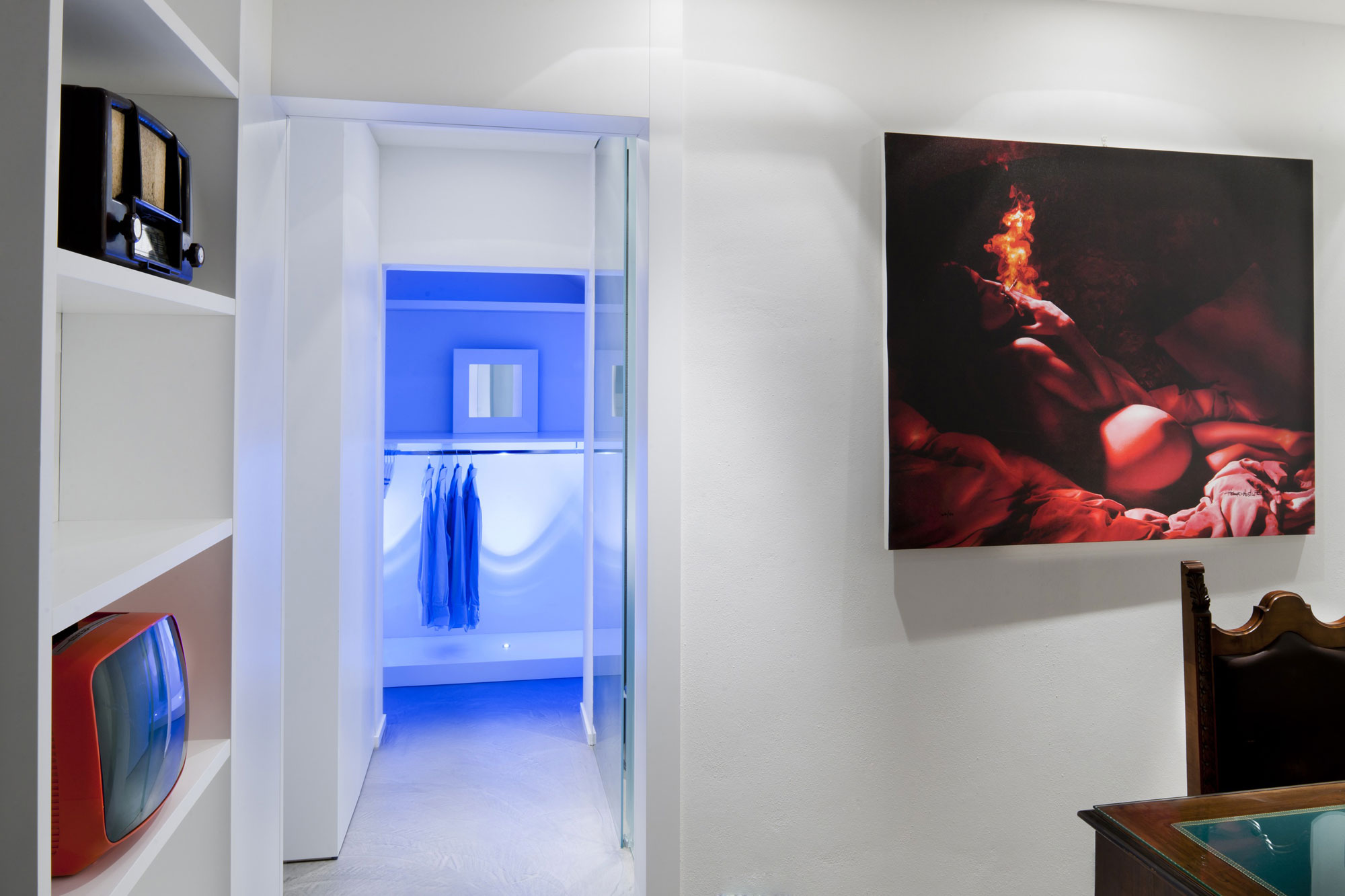 A Former Garage Becomes an Elegant and Luminous Home in San Daniele del Friuli, Italy by Edoardo Petri (11)