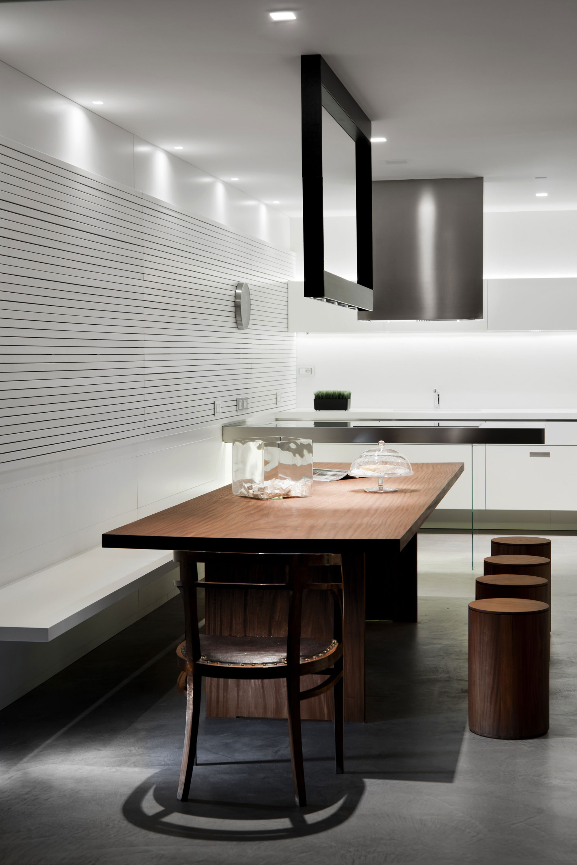 A Former Garage Becomes an Elegant and Luminous Home in San Daniele del Friuli, Italy by Edoardo Petri (7)