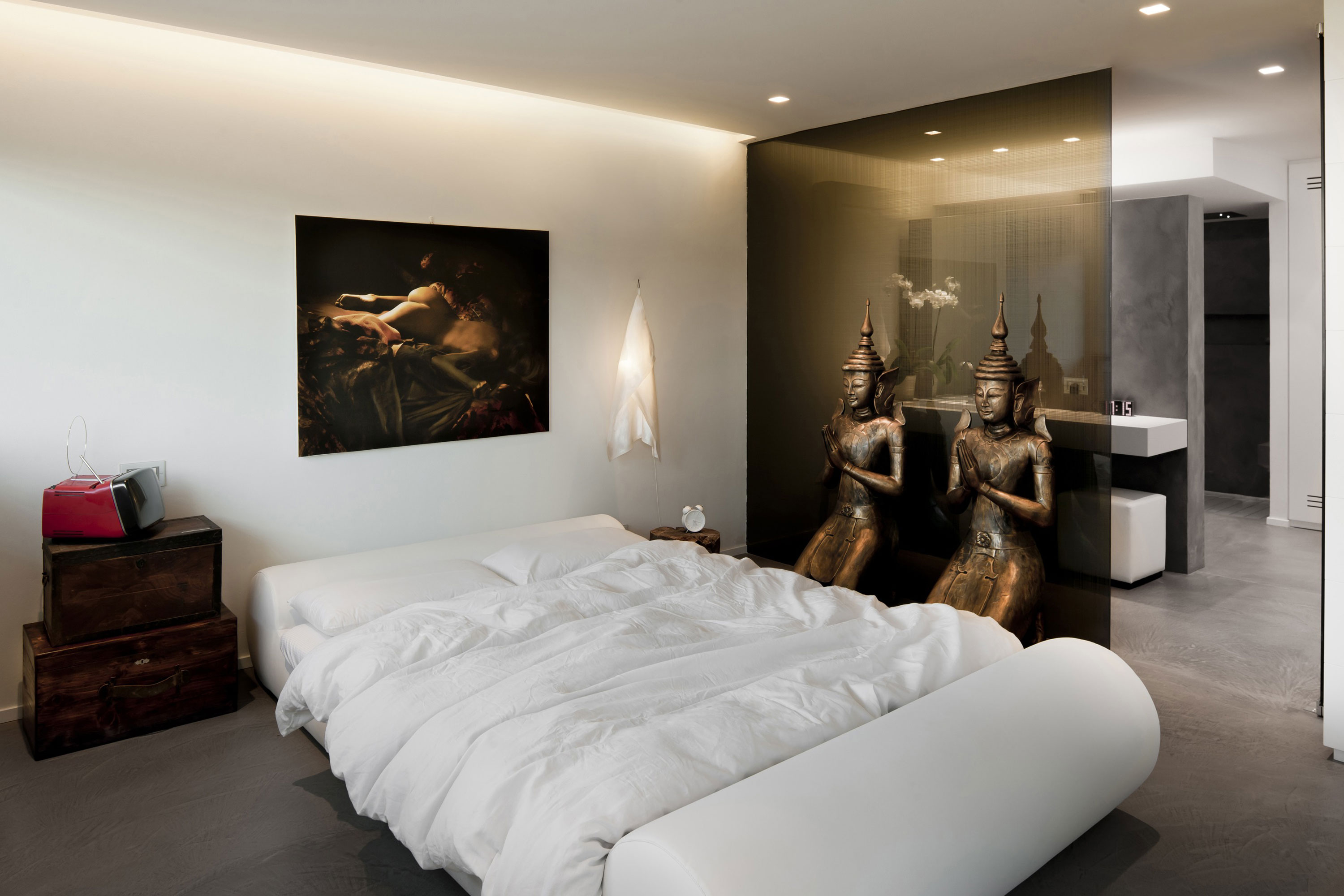 A Former Garage Becomes an Elegant and Luminous Home in San Daniele del Friuli, Italy by Edoardo Petri (8)