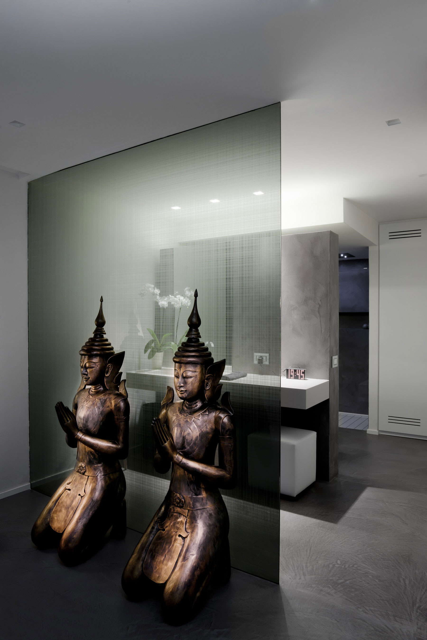 A Former Garage Becomes an Elegant and Luminous Home in San Daniele del Friuli, Italy by Edoardo Petri (9)