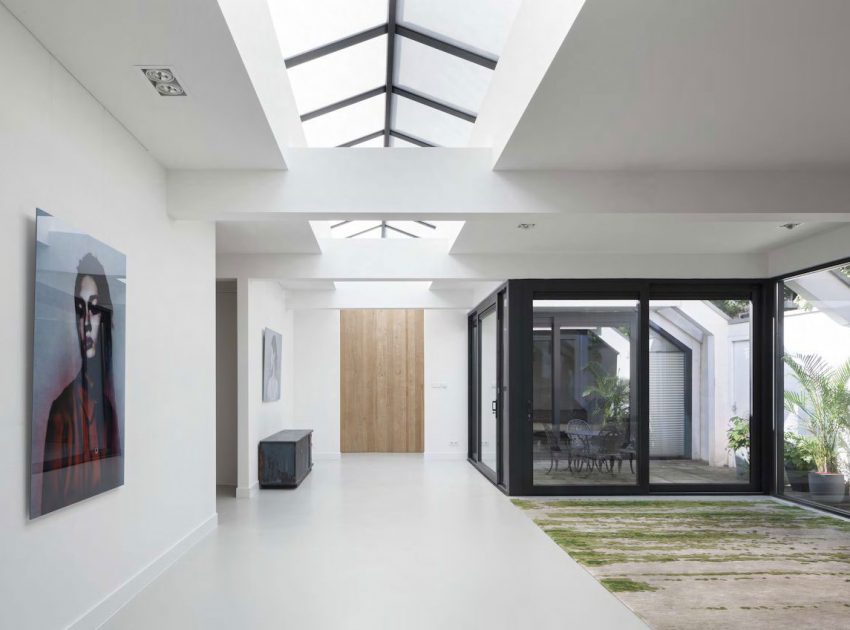 A Former Garage Turned Into a Spacious and Lavish Home in Amsterdam by i29 Interior Architects (5)