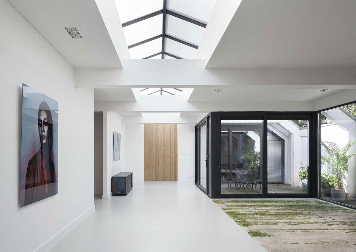 A Former Garage Turned Into a Spacious and Lavish Home in Amsterdam by i29 Interior Architects (5)