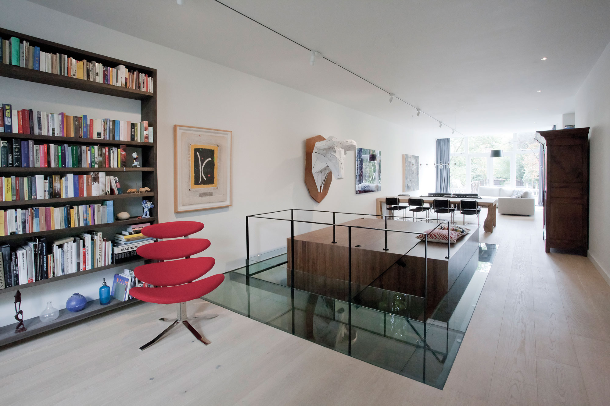 A Former Museum Transformed Into a Luxury Contemporary Home in Rotterdam by Peña Architecture (1)