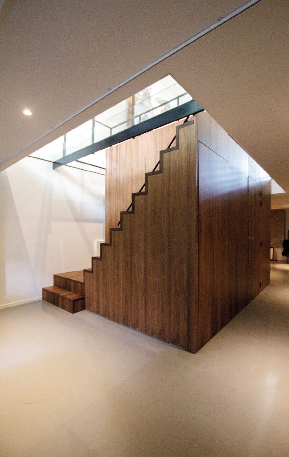 A Former Museum Transformed Into a Luxury Contemporary Home in Rotterdam by Peña Architecture (10)