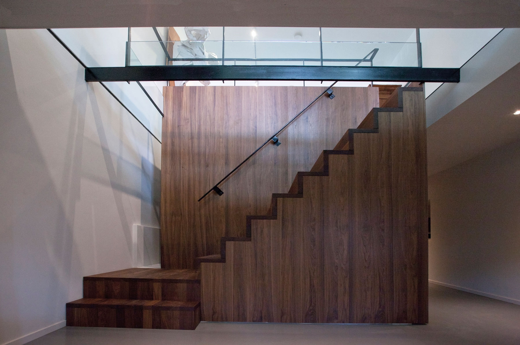 A Former Museum Transformed Into a Luxury Contemporary Home in Rotterdam by Peña Architecture (11)