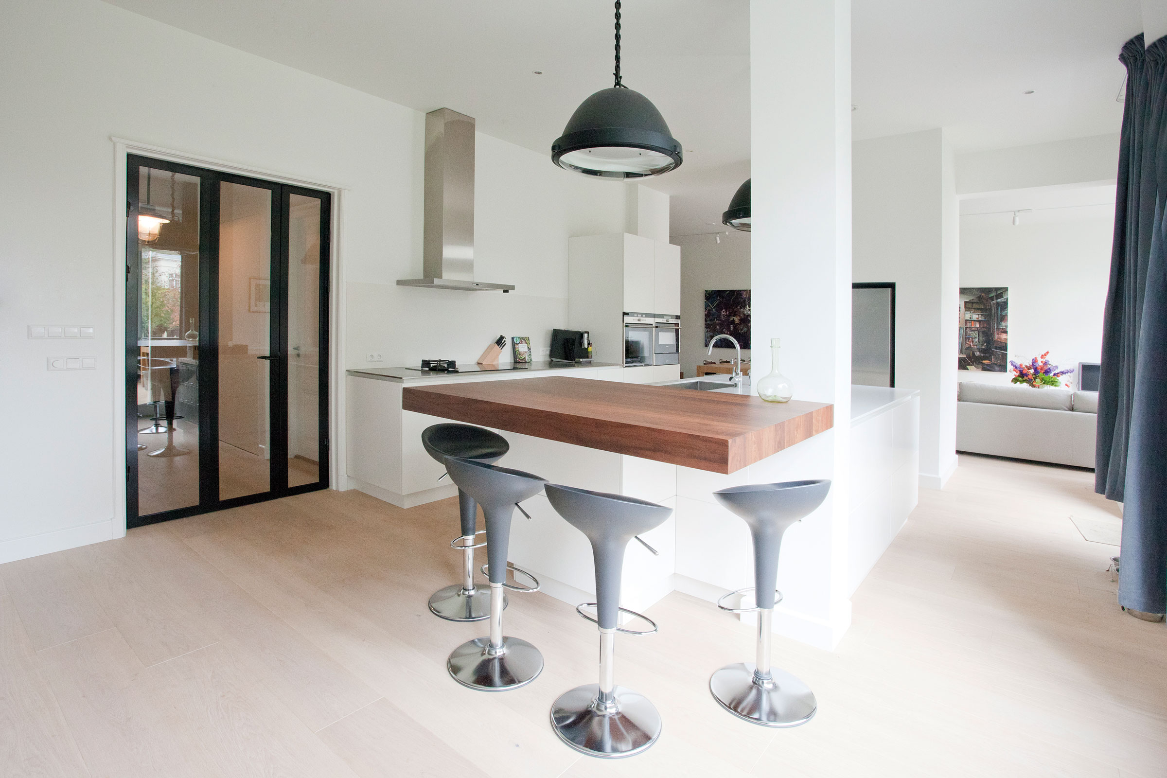 A Former Museum Transformed Into a Luxury Contemporary Home in Rotterdam by Peña Architecture (7)