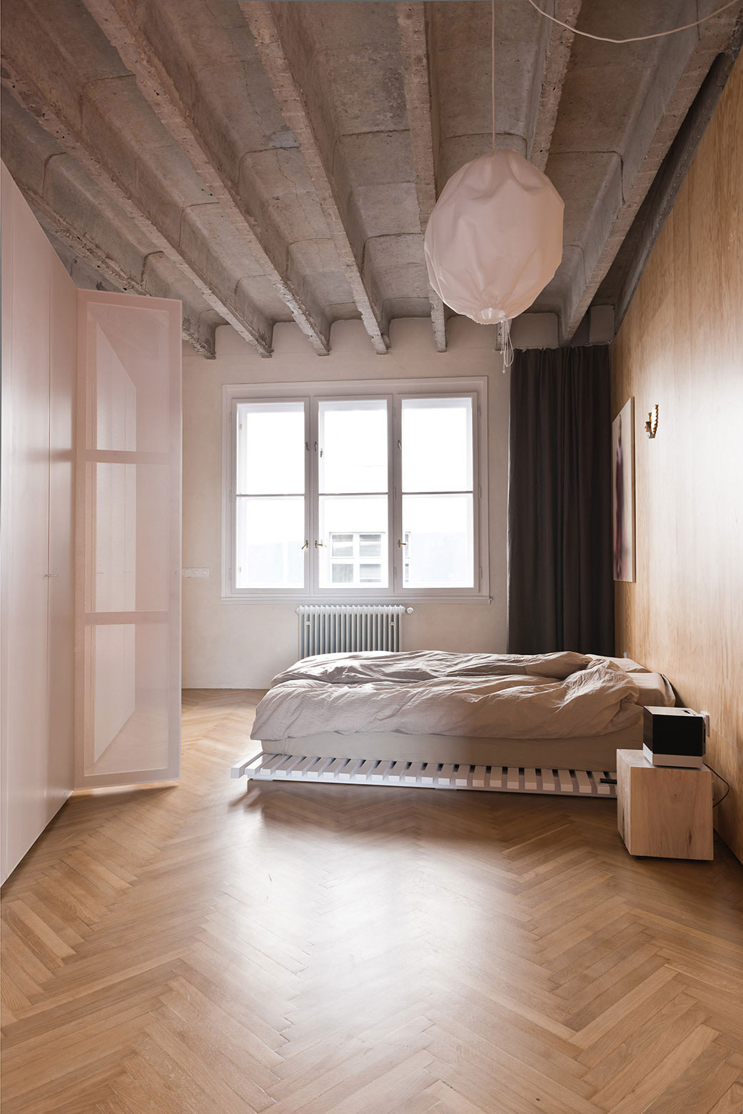 A Four-Room Apartment Transformed into a Multi Functional Space for Art, Working and a Good Turntable in Bratislava by gutgut (9)