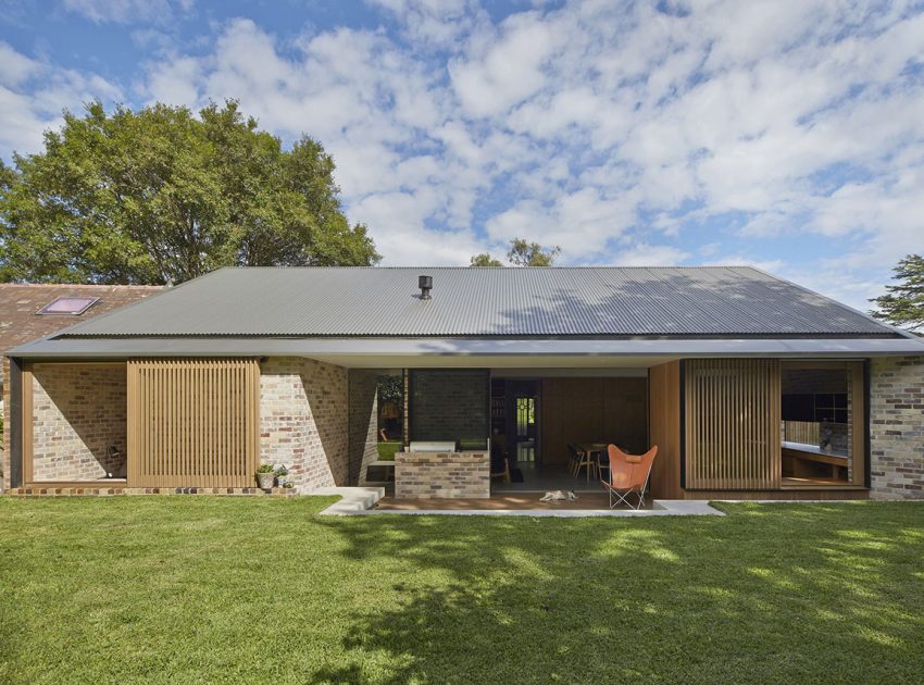 A Luminous Contemporary Home Built From Recycled Bricks in Sydney by Andrew Burges Architects (1)
