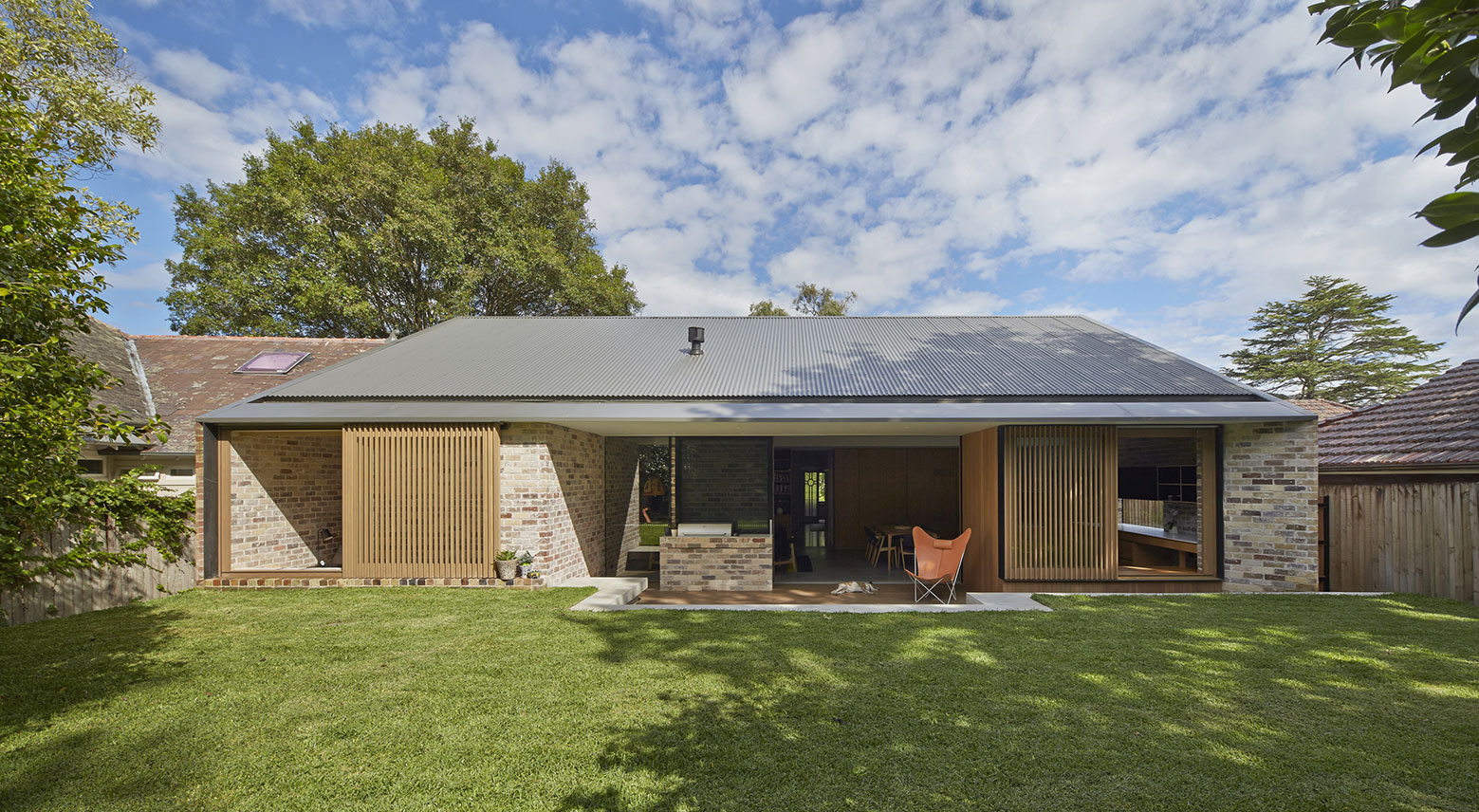 A Luminous Contemporary Home Built From Recycled Bricks in Sydney by Andrew Burges Architects (1)