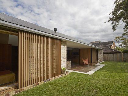 A Luminous Contemporary Home Built From Recycled Bricks in Sydney by Andrew Burges Architects (2)