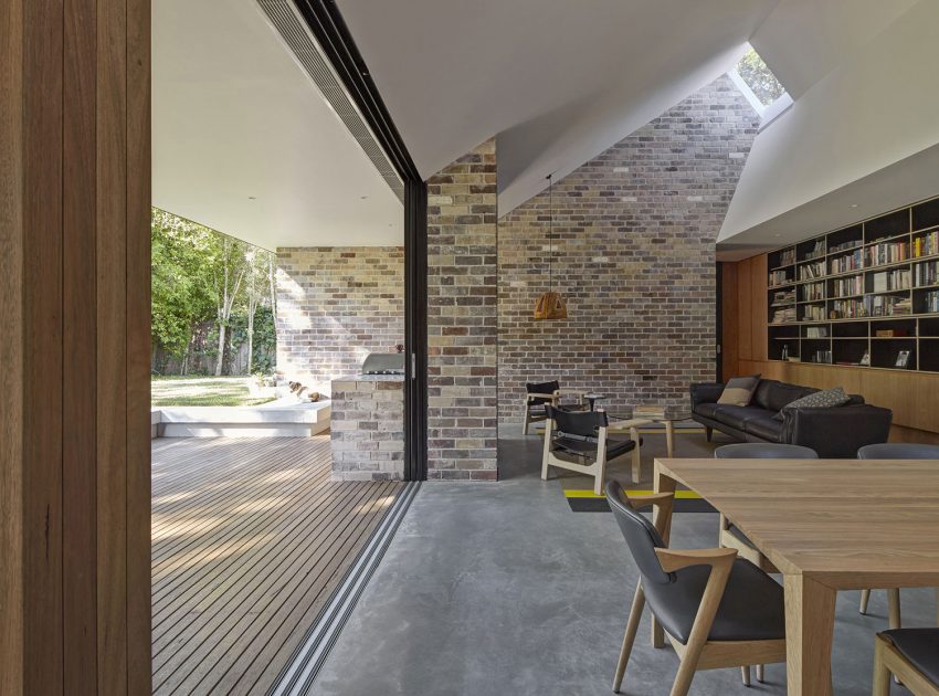 A Luminous Contemporary Home Built From Recycled Bricks in Sydney by Andrew Burges Architects (3)