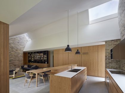 A Luminous Contemporary Home Built From Recycled Bricks in Sydney by Andrew Burges Architects (5)
