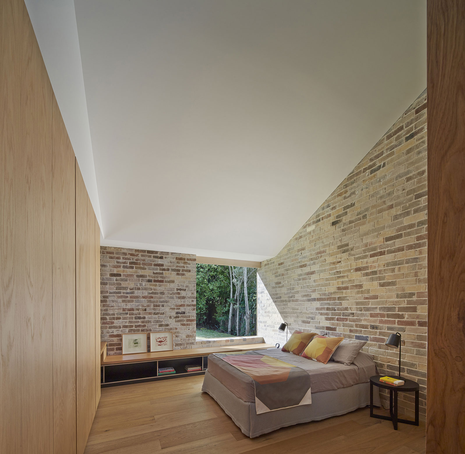 A Luminous Contemporary Home Built From Recycled Bricks in Sydney by Andrew Burges Architects (8)