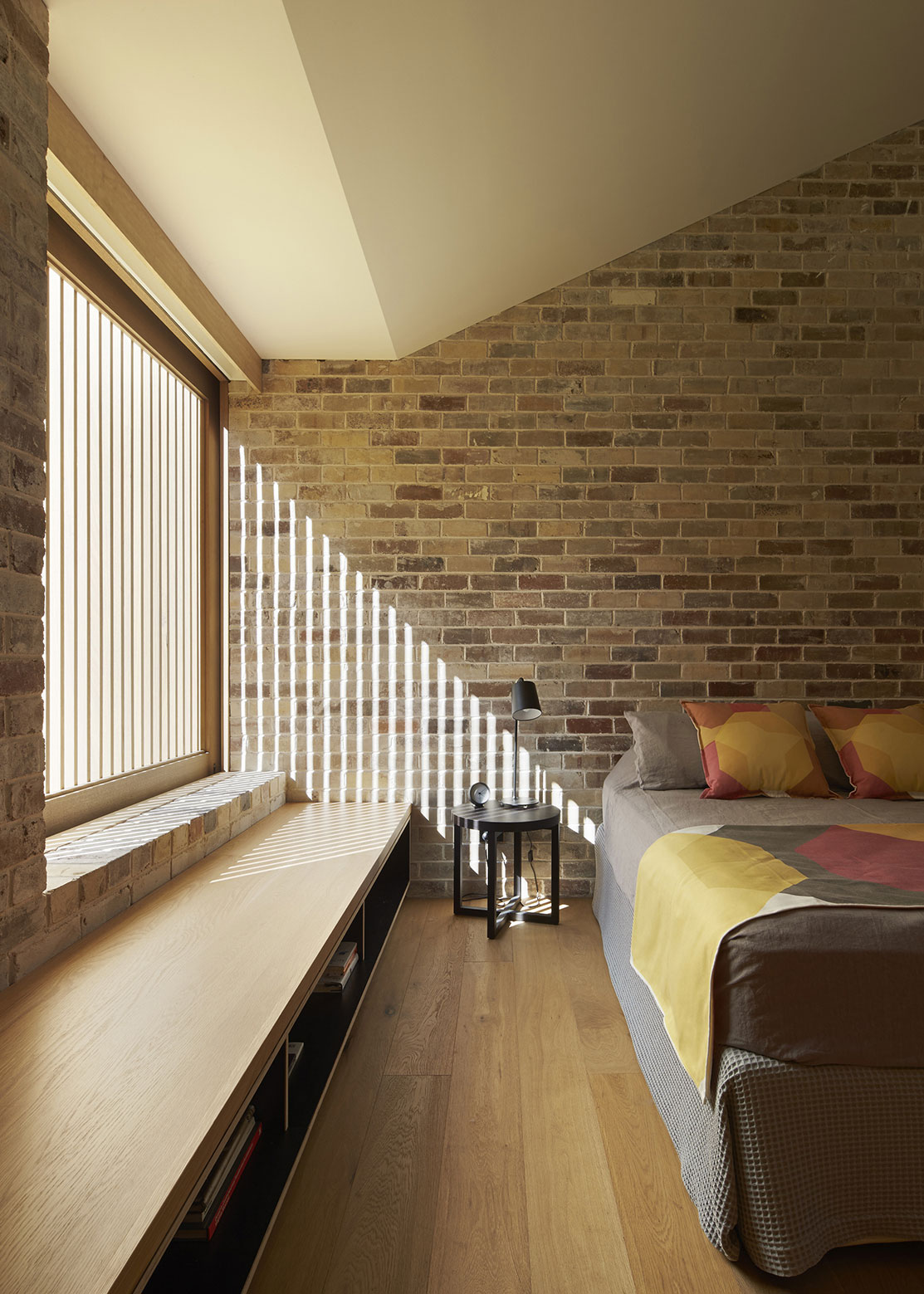 A Luminous Contemporary Home Built From Recycled Bricks in Sydney by Andrew Burges Architects (9)
