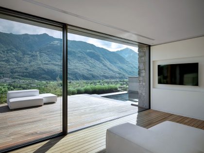 A Luminous Contemporary Home Nestled in the Breathtaking Mountains of Valtellina by Rocco Borromini (13)