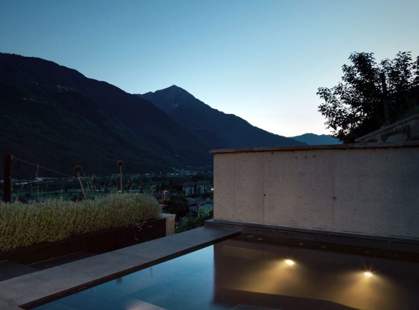 A Luminous Contemporary Home Nestled in the Breathtaking Mountains of Valtellina by Rocco Borromini (17)