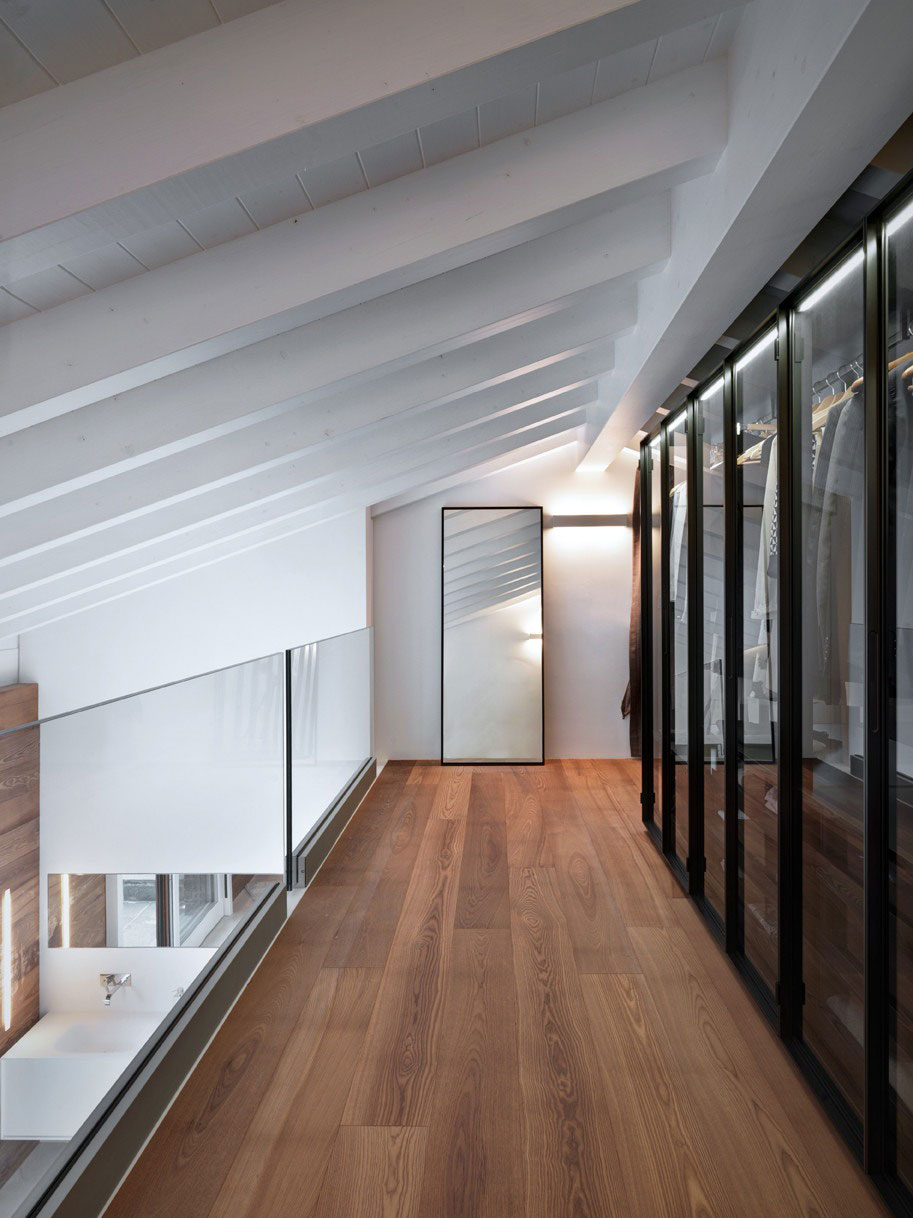 A Luminous Contemporary Home Nestled in the Breathtaking Mountains of Valtellina by Rocco Borromini (8)