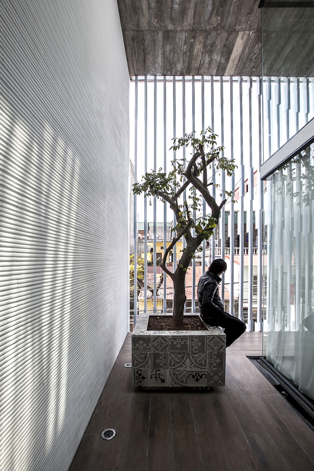A Luminous Contemporary Home for a Single Man in Hanoi, Vietnam by AHL architects associates (19)