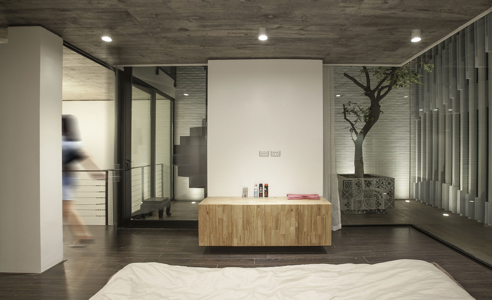 A Luminous Contemporary Home for a Single Man in Hanoi, Vietnam by AHL architects associates (31)