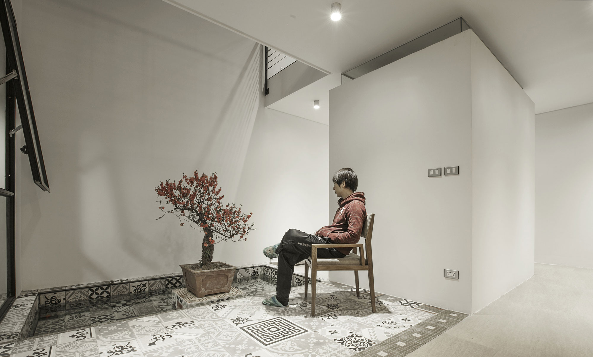 A Luminous Contemporary Home for a Single Man in Hanoi, Vietnam by AHL architects associates (4)