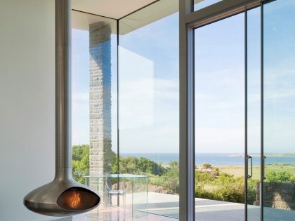 A Luminous Hillside Home with Spectacular Views in Castel, Guernsey by Jamie Falla Architecture (10)