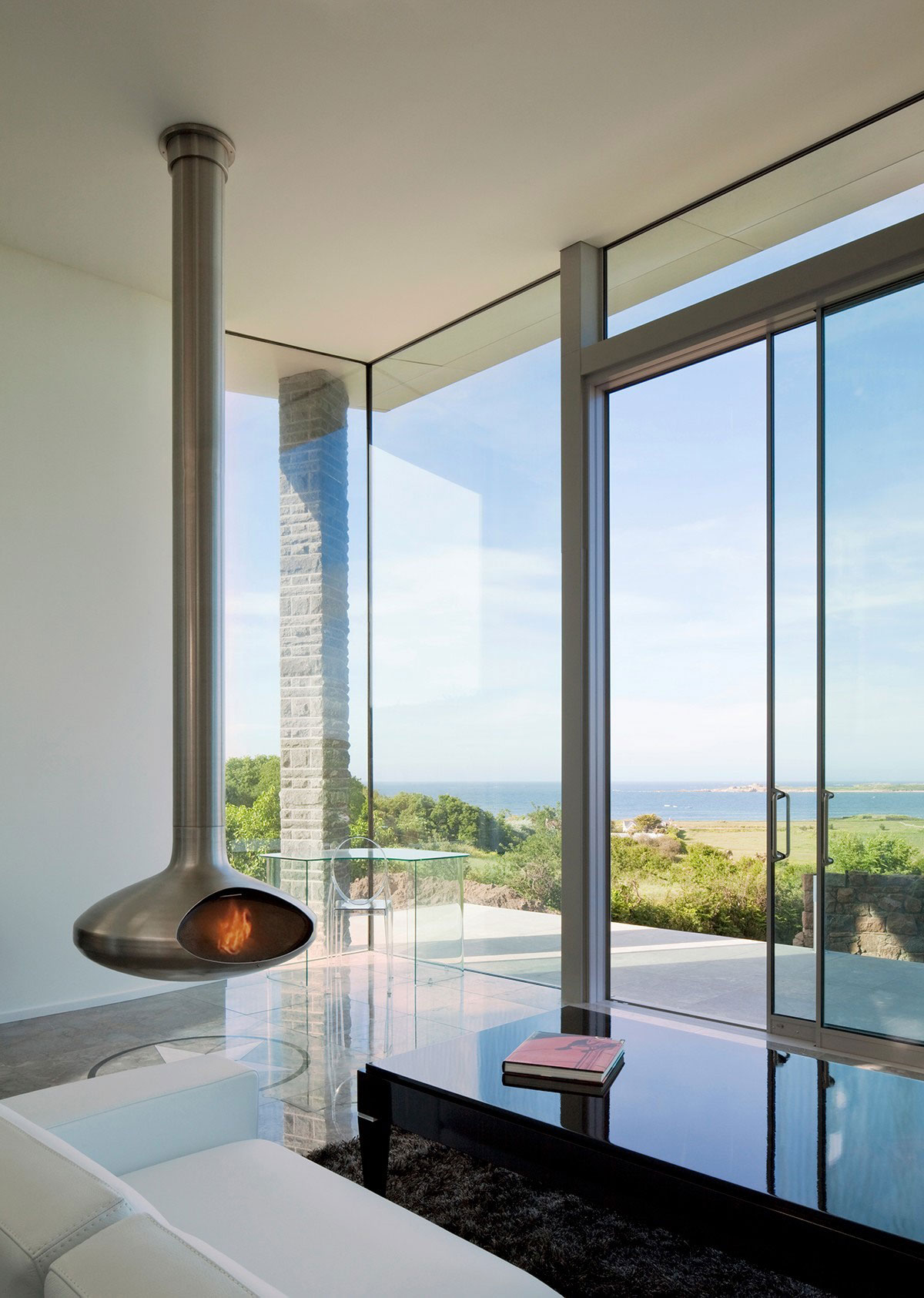 A Luminous Hillside Home with Spectacular Views in Castel, Guernsey by Jamie Falla Architecture (10)