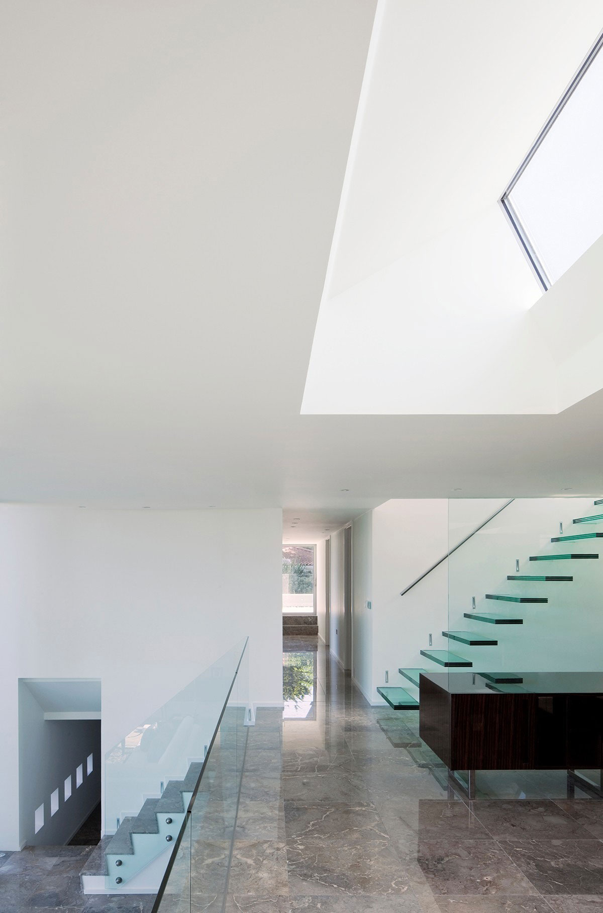 A Luminous Hillside Home with Spectacular Views in Castel, Guernsey by Jamie Falla Architecture (11)