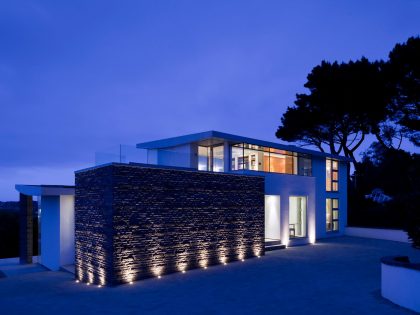 A Luminous Hillside Home with Spectacular Views in Castel, Guernsey by Jamie Falla Architecture (15)