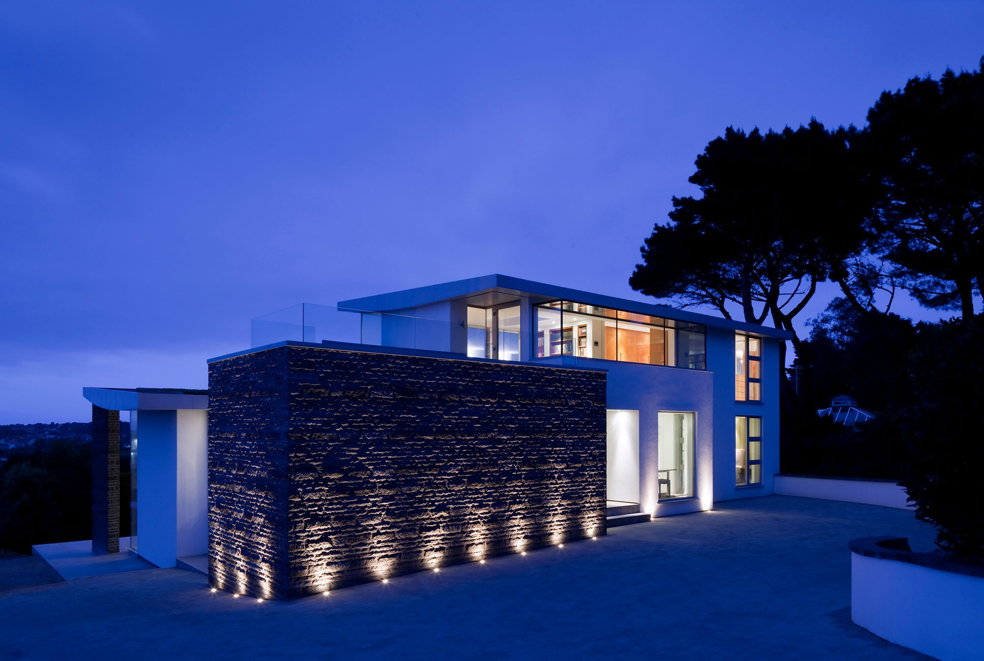 A Luminous Hillside Home with Spectacular Views in Castel, Guernsey by Jamie Falla Architecture (15)