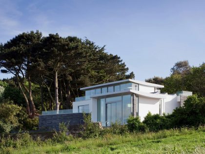 A Luminous Hillside Home with Spectacular Views in Castel, Guernsey by Jamie Falla Architecture (2)