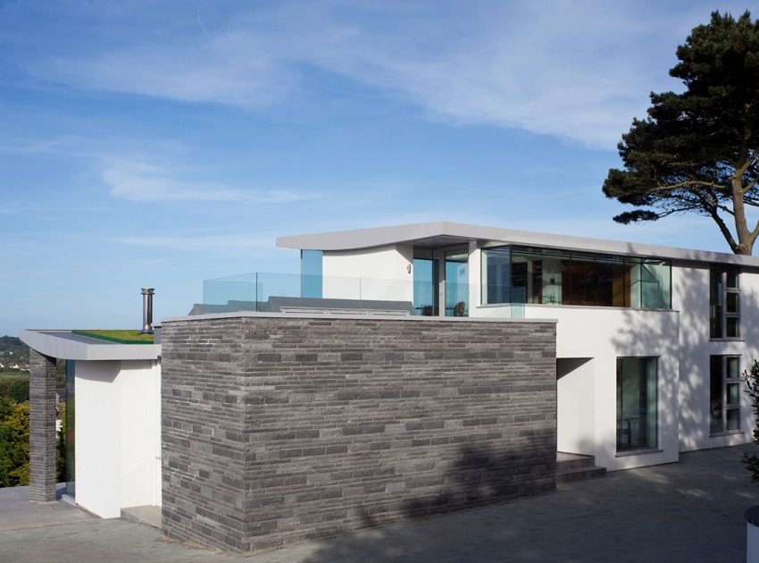 A Luminous Hillside Home with Spectacular Views in Castel, Guernsey by Jamie Falla Architecture (4)