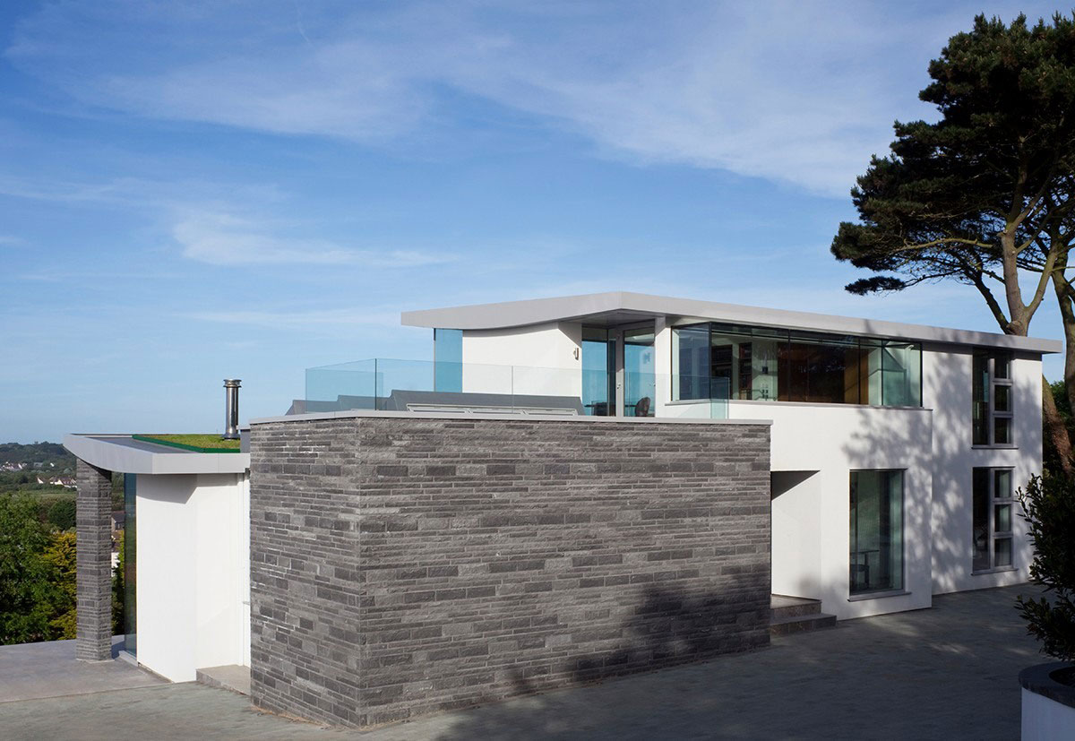 A Luminous Hillside Home with Spectacular Views in Castel, Guernsey by Jamie Falla Architecture (4)