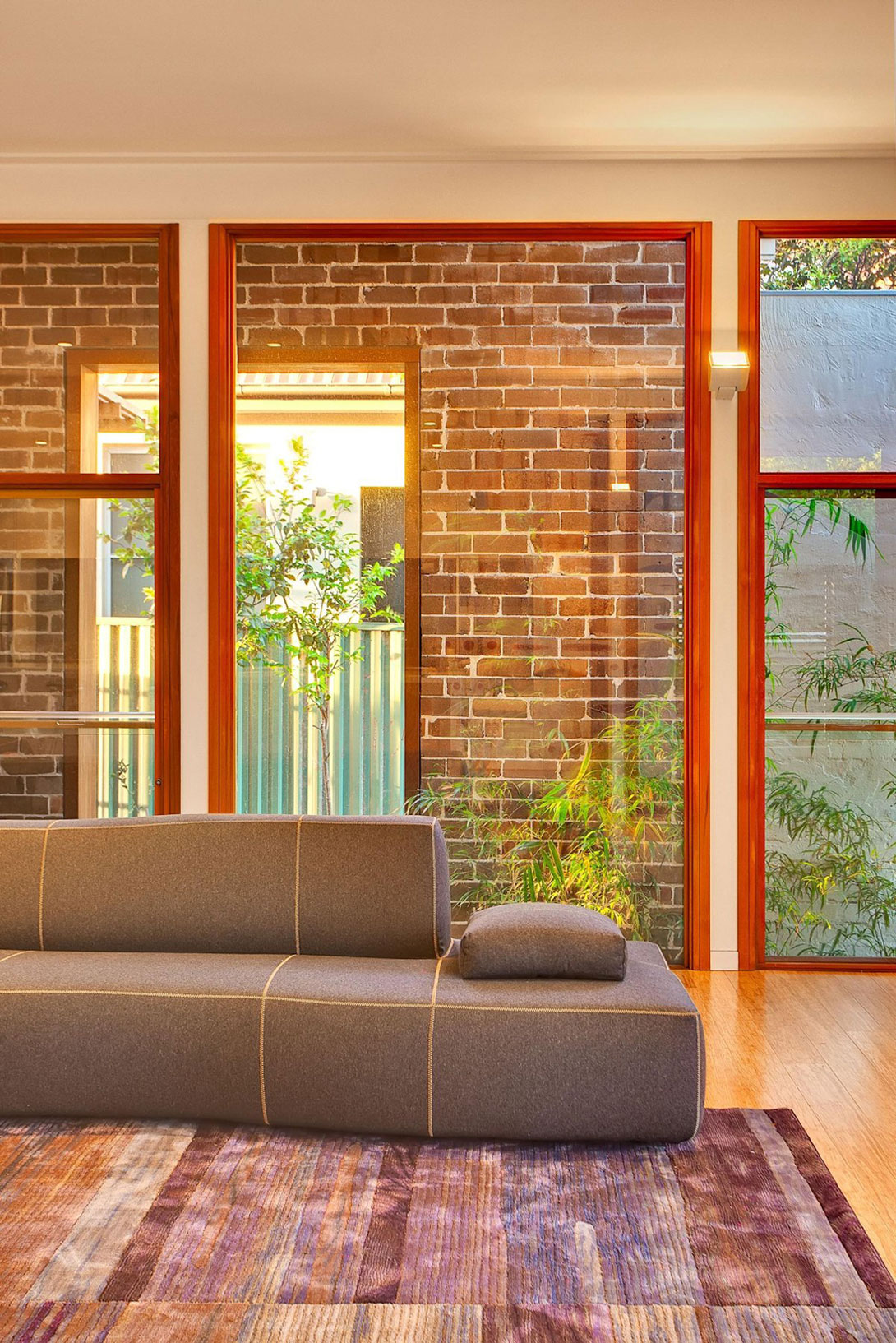 A Luminous and Dramatic Home with Spaces Full of Natural Light in Sydney by CplusC Architectural Workshop (8)