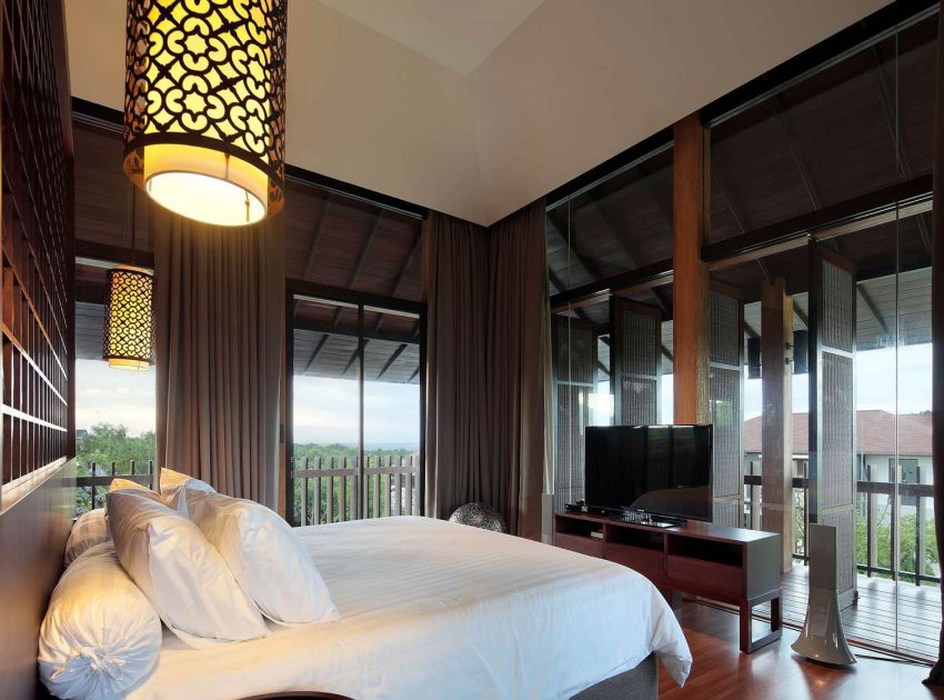 A Luxurious and Comfortable Modern Villa with Large Pool in Pecatu, Indonesia by Wahana Cipta Selaras (15)