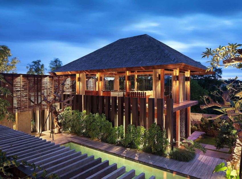 A Luxurious and Comfortable Modern Villa with Large Pool in Pecatu, Indonesia by Wahana Cipta Selaras (18)