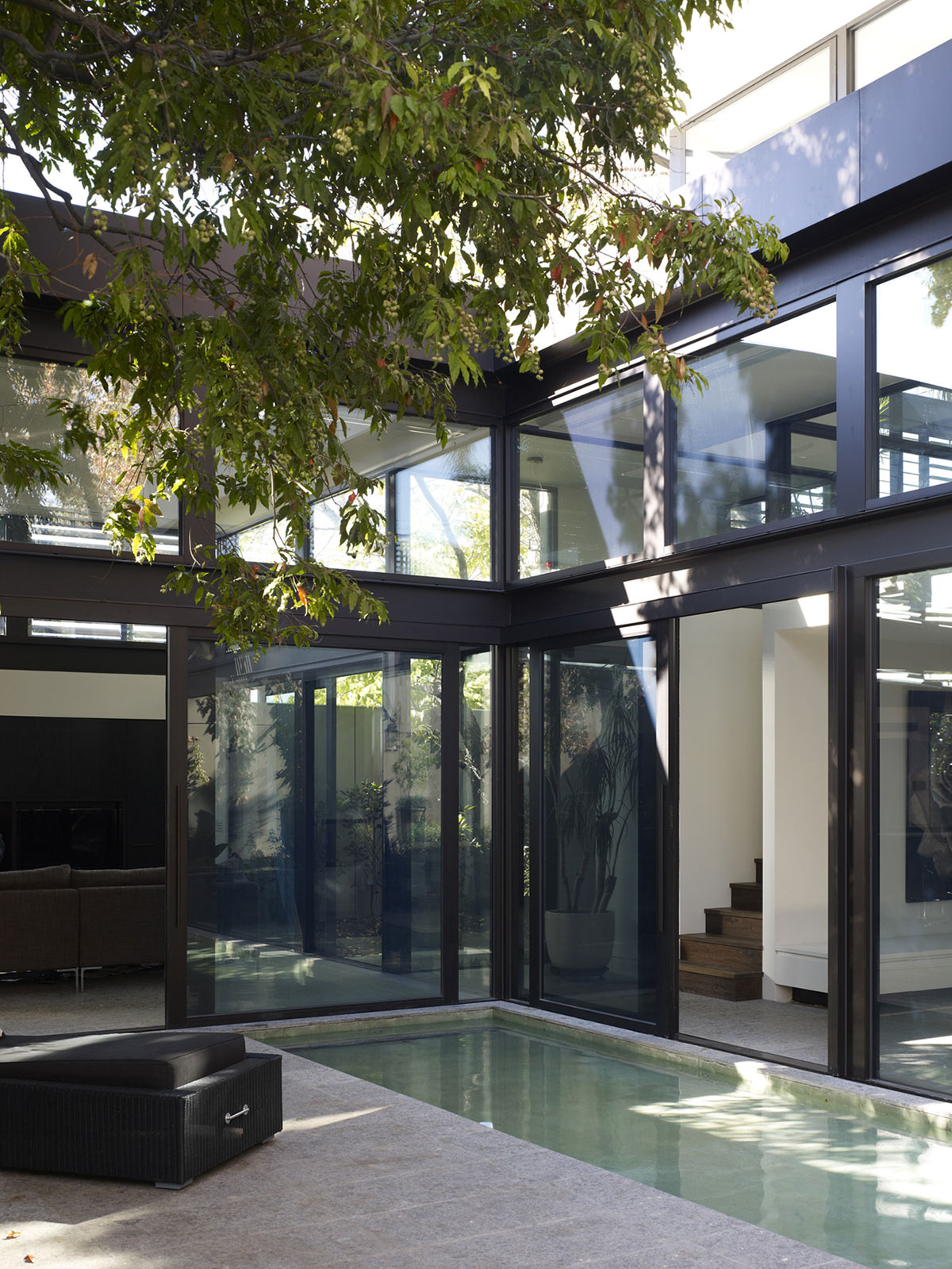 A Magnificent Contemporary Home Full of Elegance and Transparency in Hawthorn East by Steve Domoney Architecture (2)
