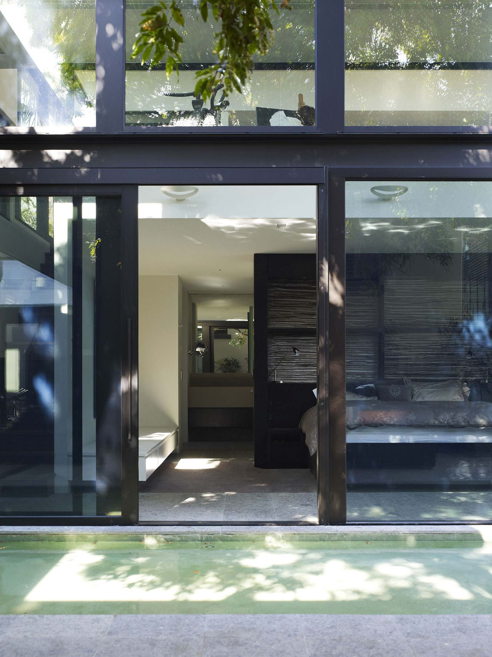 A Magnificent Contemporary Home Full of Elegance and Transparency in Hawthorn East by Steve Domoney Architecture (5)
