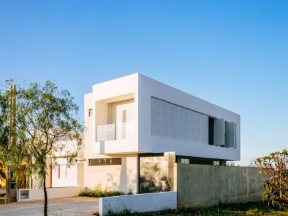 A Modern House Built with Focus on Natural Lighting and Ventilation in Sorocaba by Estudio BRA arquitetura (1)