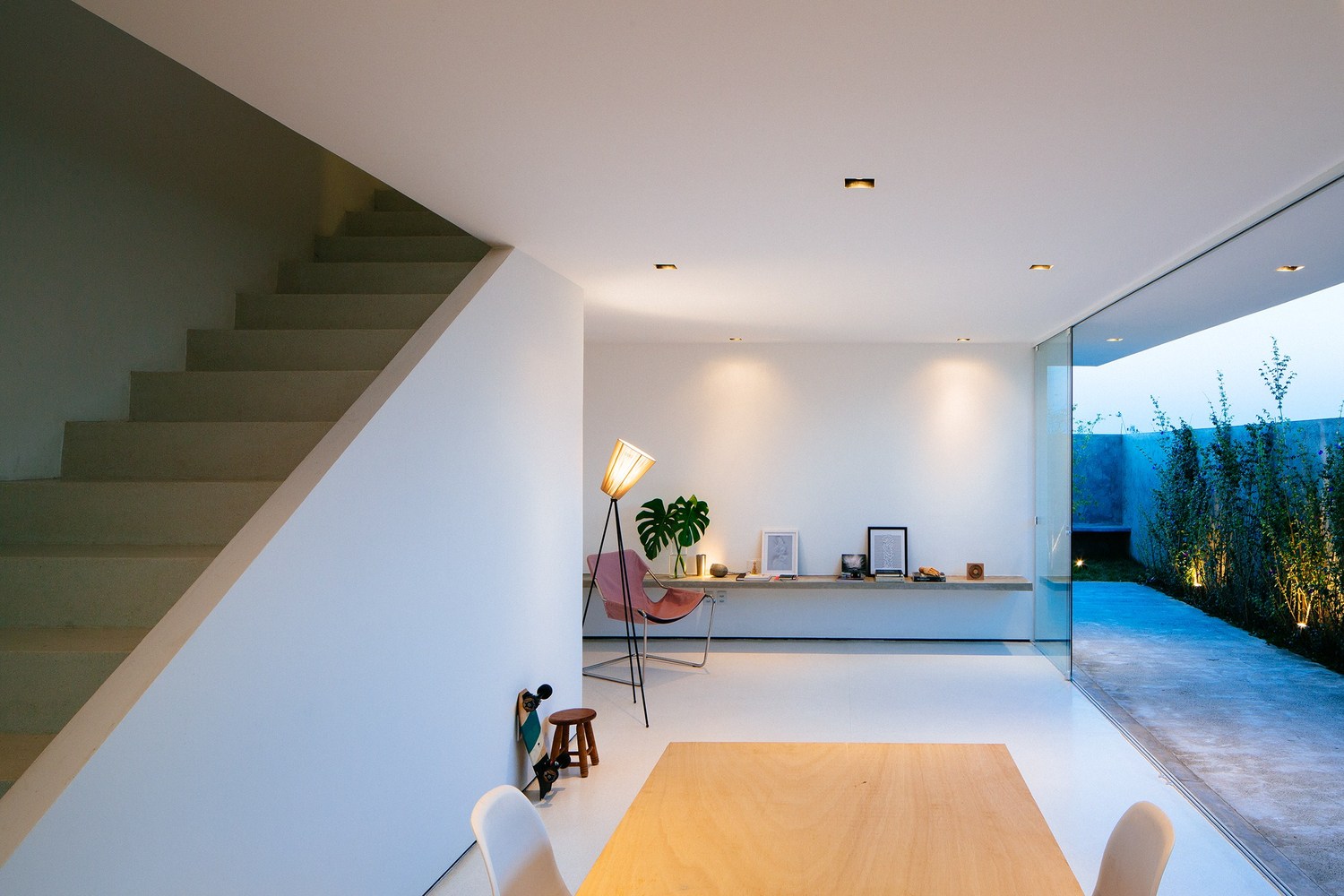 A Modern House Built with Focus on Natural Lighting and Ventilation in Sorocaba by Estudio BRA arquitetura (13)