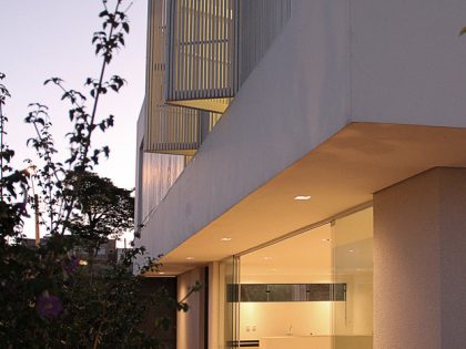 A Modern House Built with Focus on Natural Lighting and Ventilation in Sorocaba by Estudio BRA arquitetura (25)