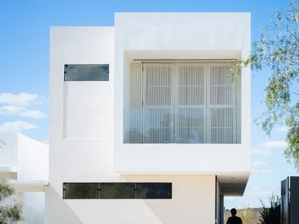 A Modern House Built with Focus on Natural Lighting and Ventilation in Sorocaba by Estudio BRA arquitetura (4)